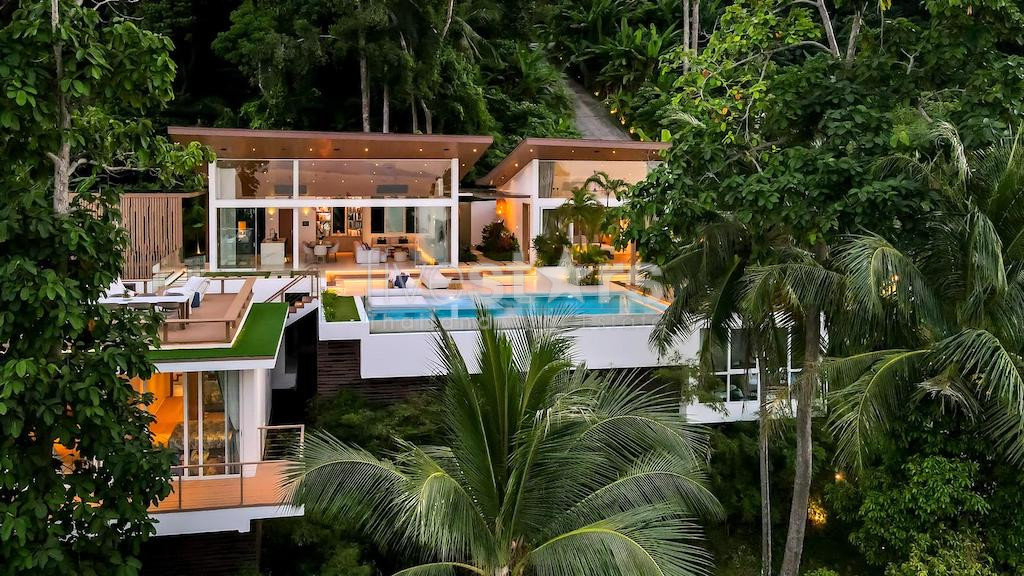 Superbe villa 4 chambres avec vue mer à vendre à Koh Samui