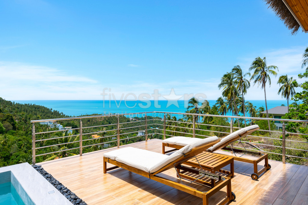 Villa 4 chambres avec vue mer à vendre sur les hauteurs de Lamai.
