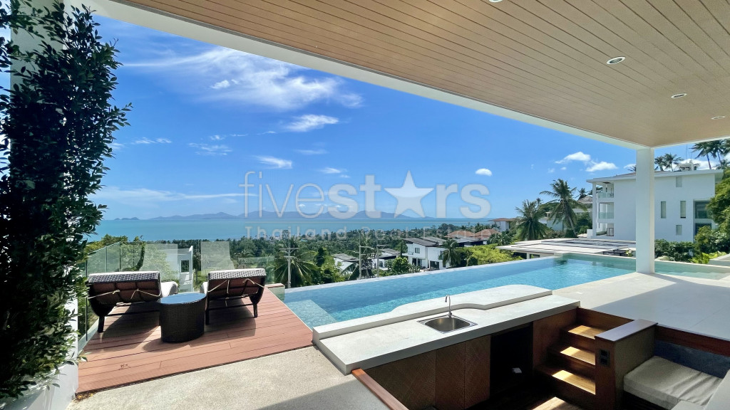 Villa moderne avec 4 chambres à vendre à Bangpor 