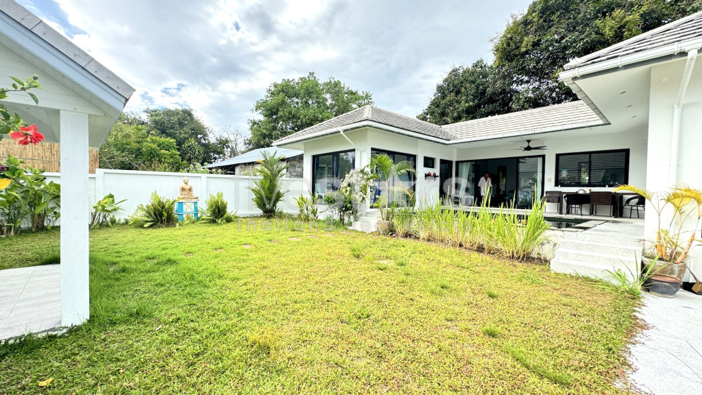 Villa 3 chambres et jardin à vendre proche plage de Bang Kao 