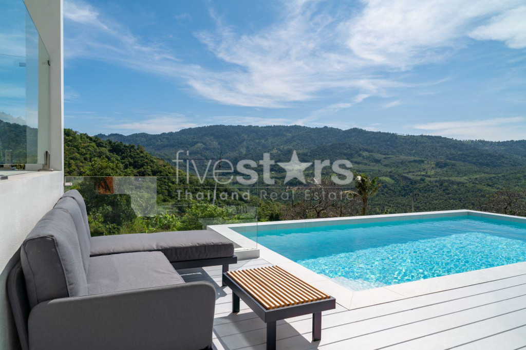 Villa Moderne de 3 Chambres avec Piscine sur les Hauteurs à Vendre à Bophut, Koh Samui