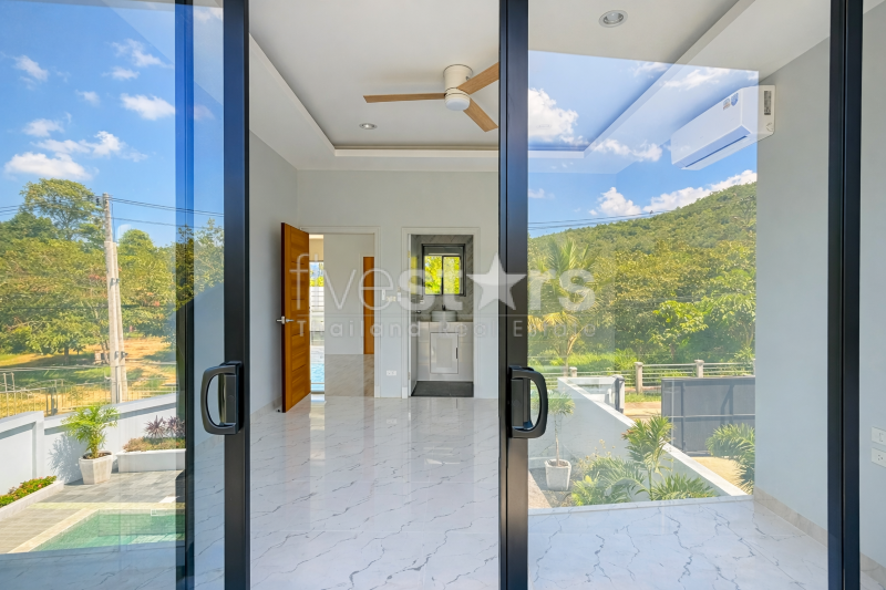 Villa moderne de 3 chambres avec piscine et vue sur la montagne – Maenam, photo 12
