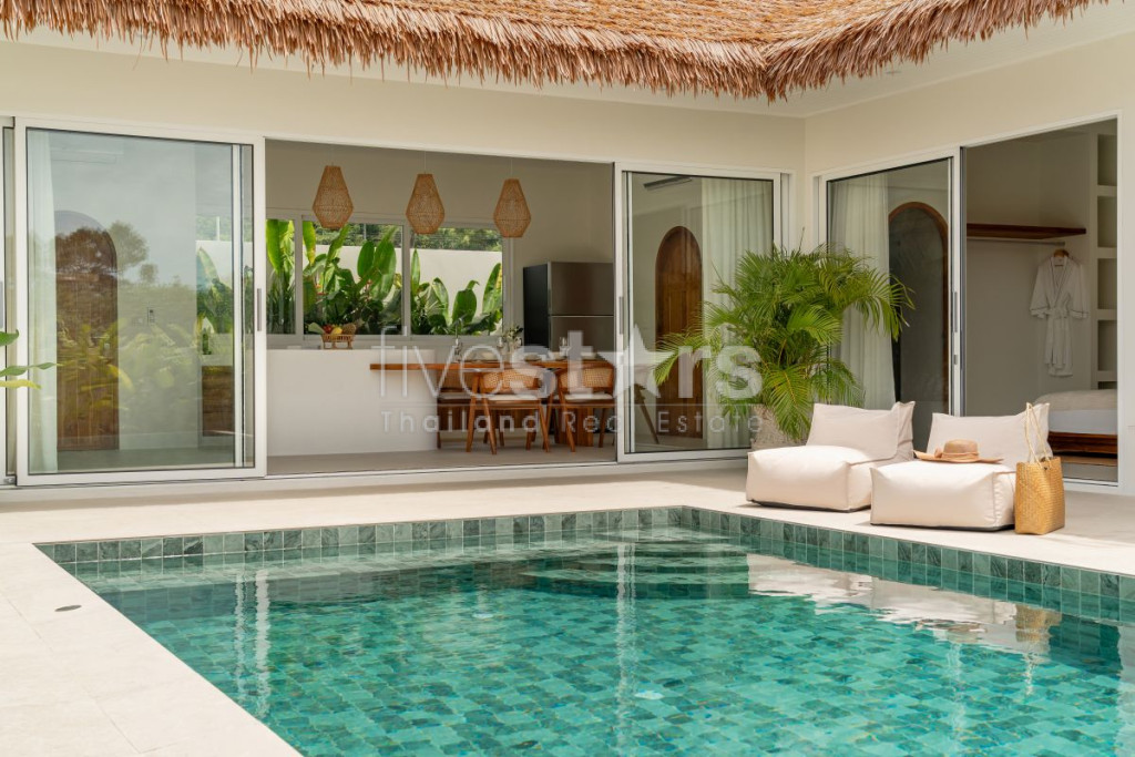 Villa tropicale moderne de 3 chambres avec piscine privée à vendre à Baan Tai