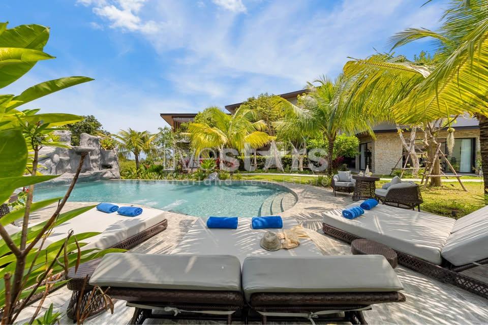 Exquisite 4-bedroom tropical villa Bophut-Koh Samui