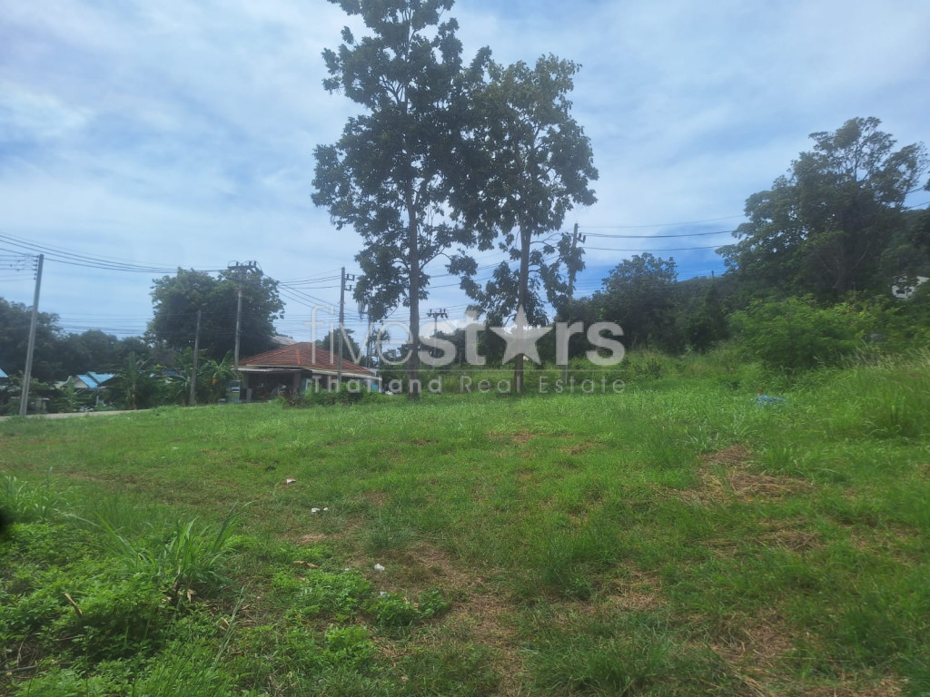 Flat land For sale in Pai Leam