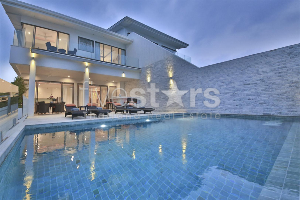 Belle villa avec de magnifiques vues mer à vendre à Plai Laem