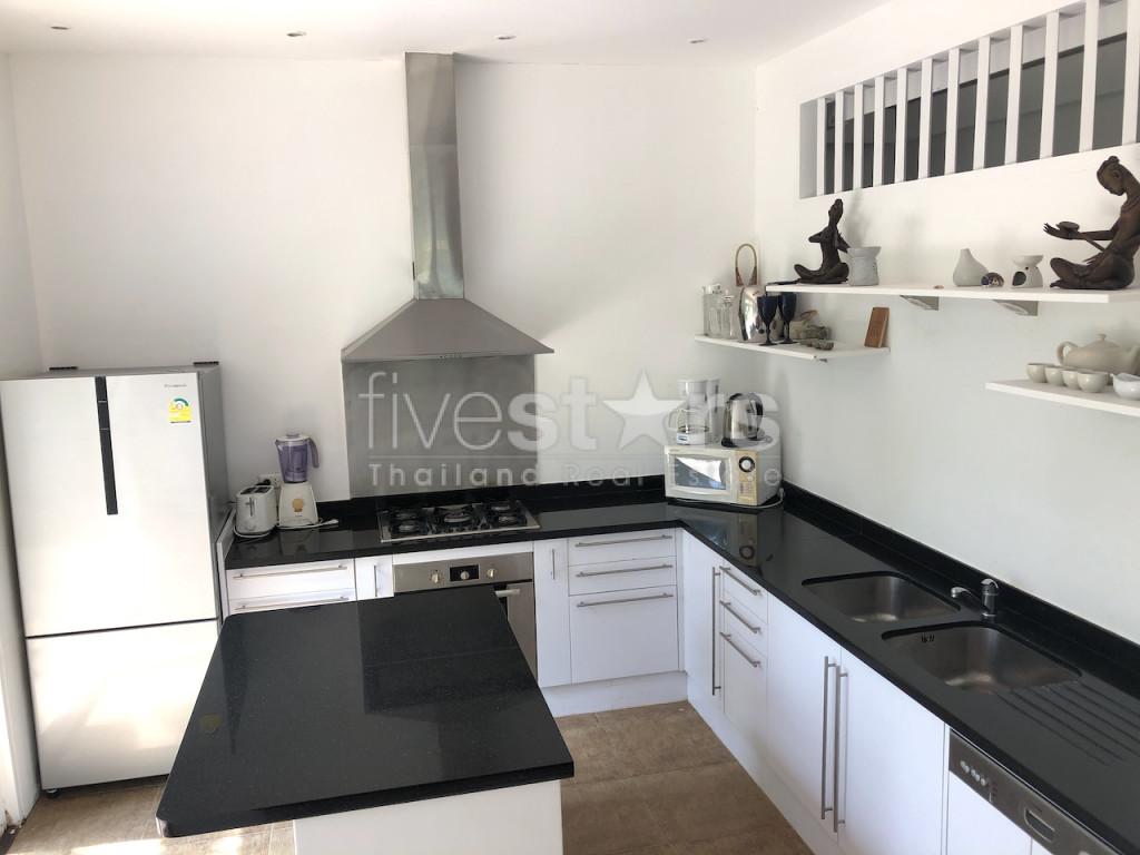 Villa à vendre à 100 mètres de la plage de Laem Sor, photo 4