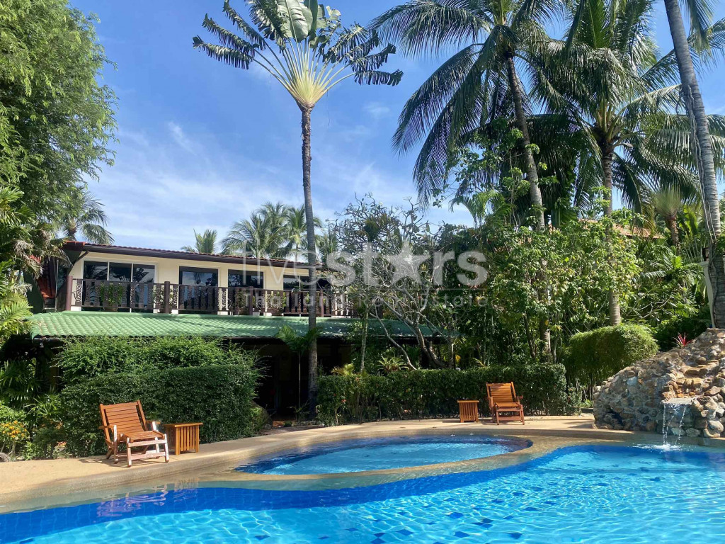 Villa thaïlandaise sur la plage 3 chambres à vendre à Bang por