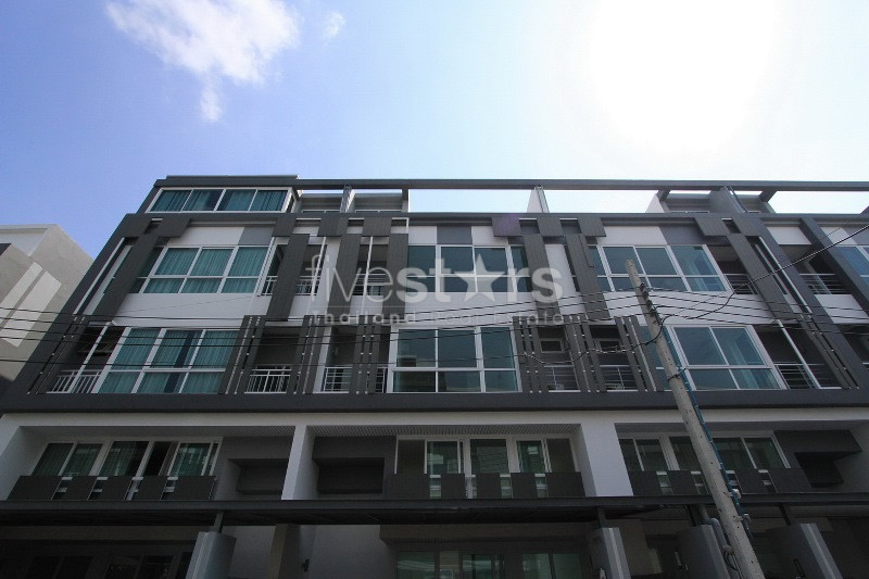 Maison de ville de 3 chambres à vendre sur Ladprao, photo 5