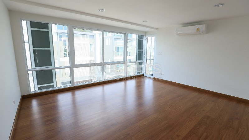 Maison de ville de 3 chambres à vendre sur Ladprao, photo 17