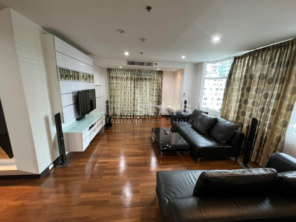 Condo de 3 chambres à louer à proximité de la station BTS Chit Lom