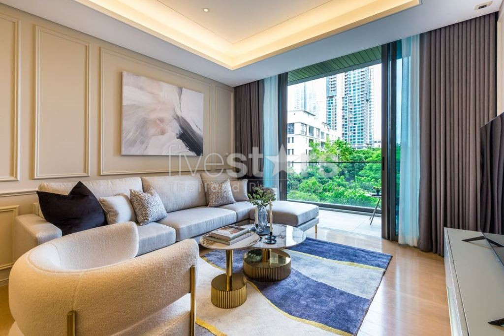 Condo de luxe et de faible hauteur de 2 chambres à louer à Langsuan, photo 3