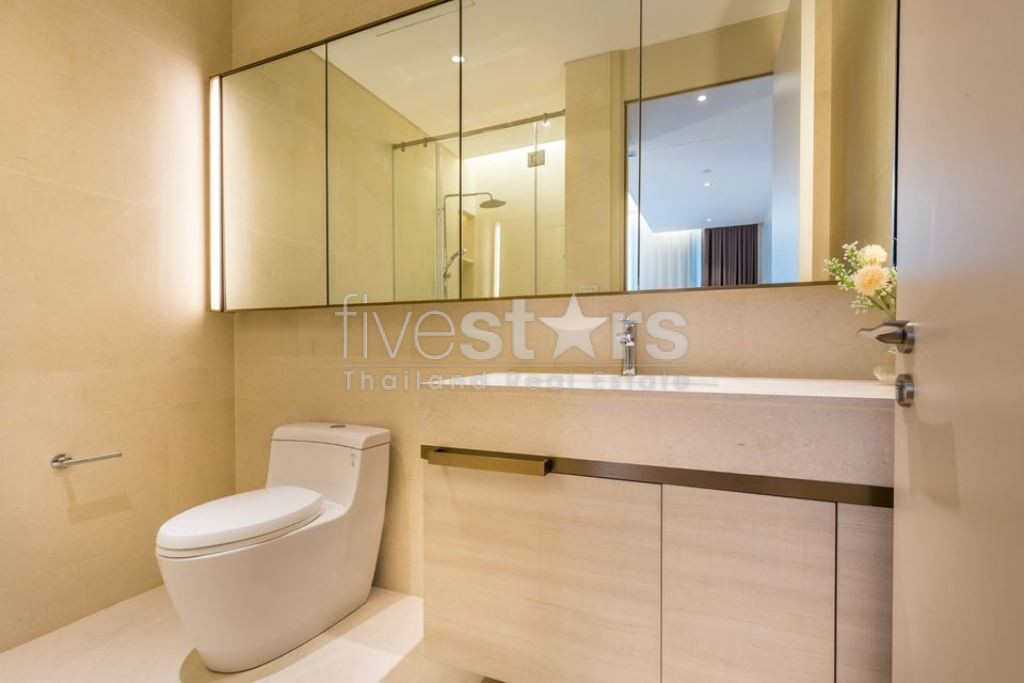 Condo de luxe et de faible hauteur de 2 chambres à louer à Langsuan, photo 16