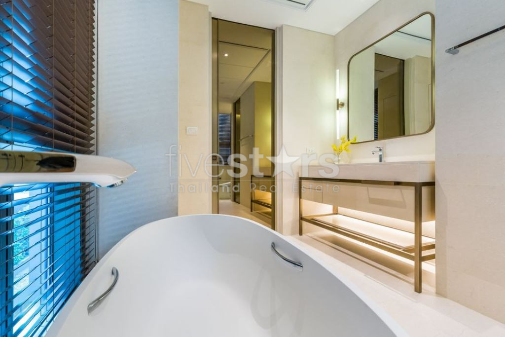 Condo de luxe et de faible hauteur de 2 chambres à louer à Langsuan, photo 12