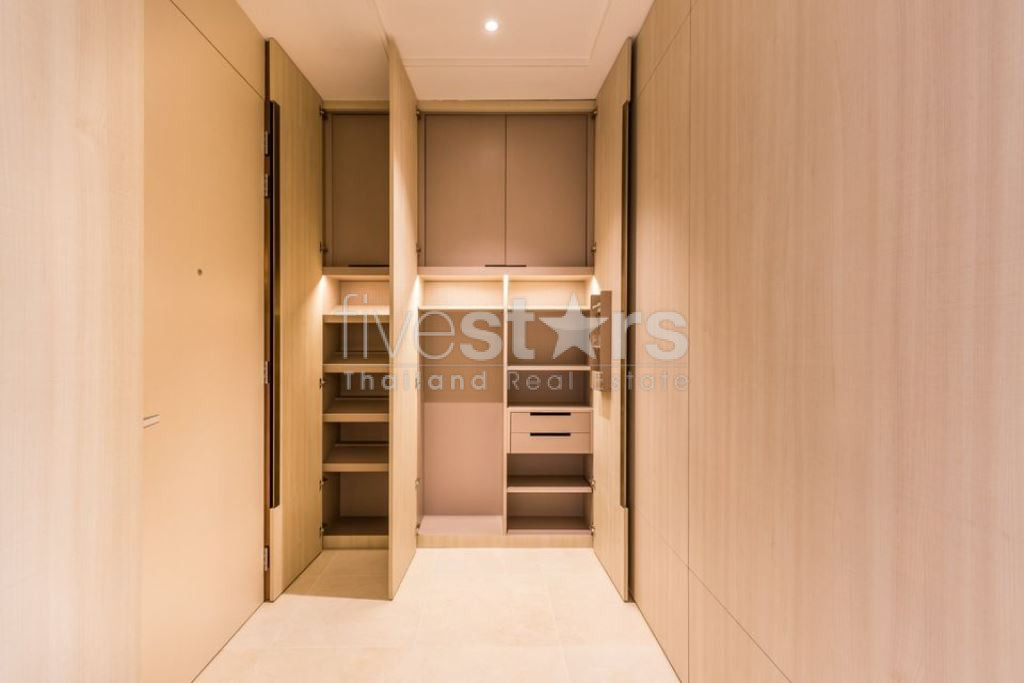 Condo de luxe et de faible hauteur de 2 chambres à louer à Langsuan, photo 11