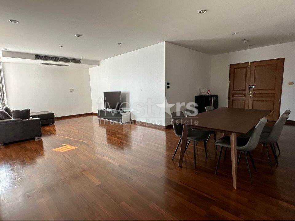 Grand appartement de 3 chambres à louer sur Langsuan, photo 2