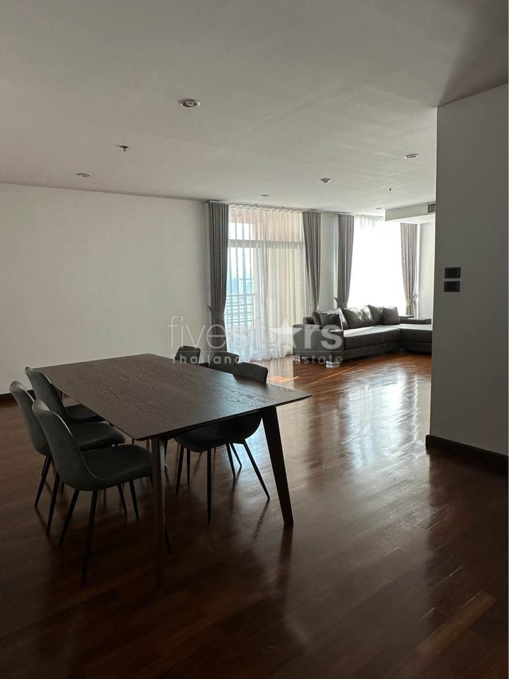 Grand appartement de 3 chambres à louer sur Langsuan, photo 3