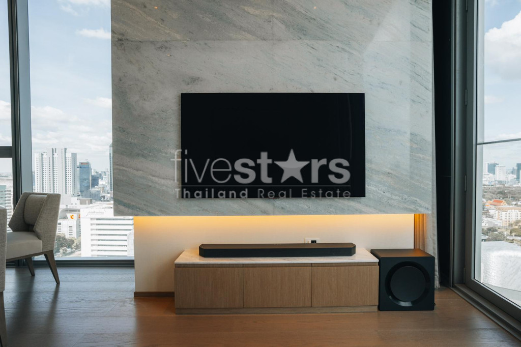 1-bedroom spacious high-end condo for sale 150m from BTS Chidlom, photo 4
