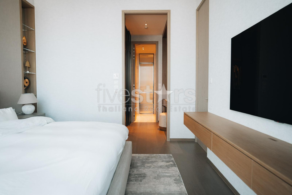 1-bedroom spacious high-end condo for sale 150m from BTS Chidlom, photo 8