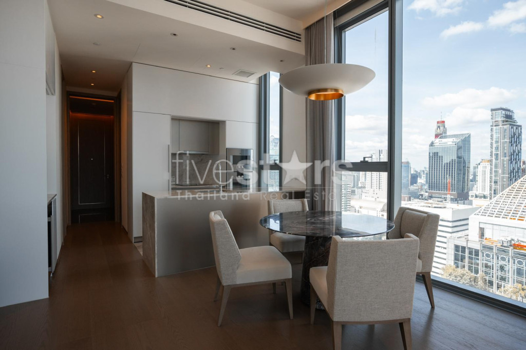 1-bedroom spacious high-end condo for sale 150m from BTS Chidlom, photo 3