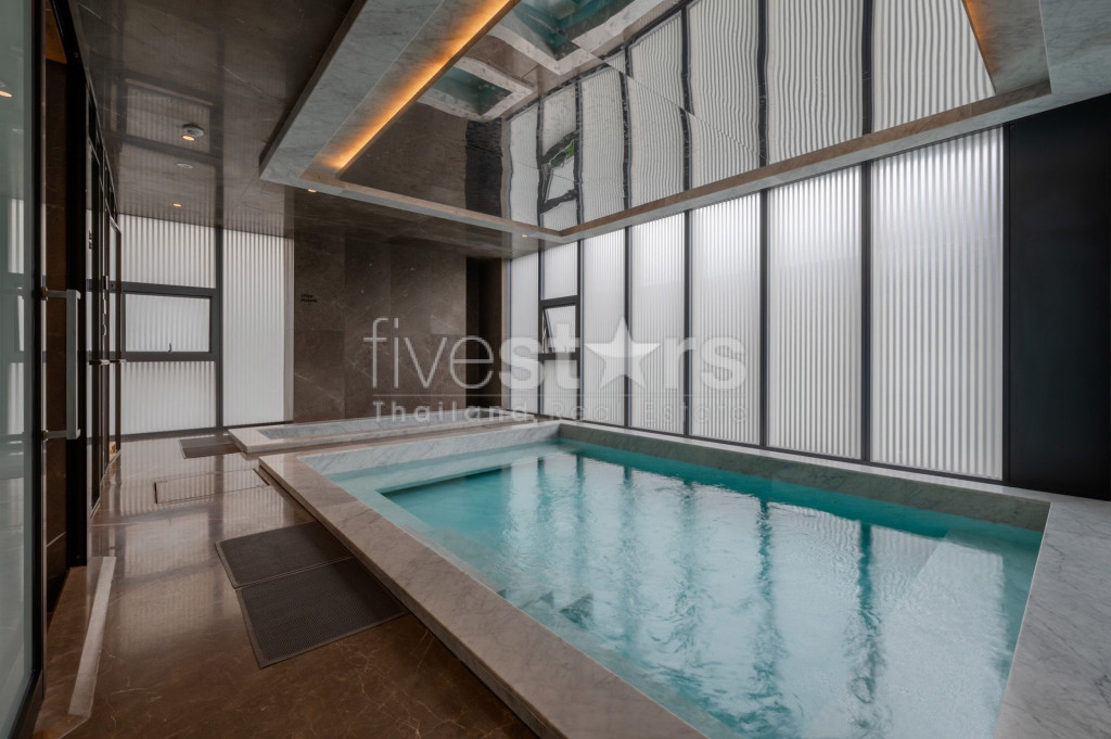 1-bedroom spacious high-end condo for sale 150m from BTS Chidlom, photo 13