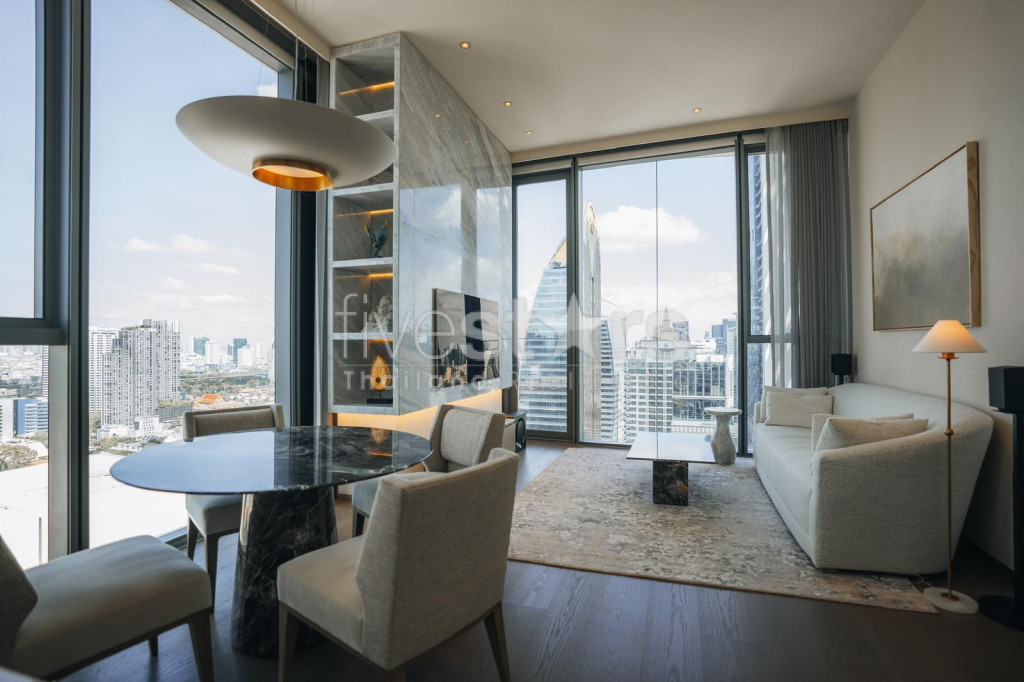 1-bedroom spacious high-end condo for sale 150m from BTS Chidlom, photo 2