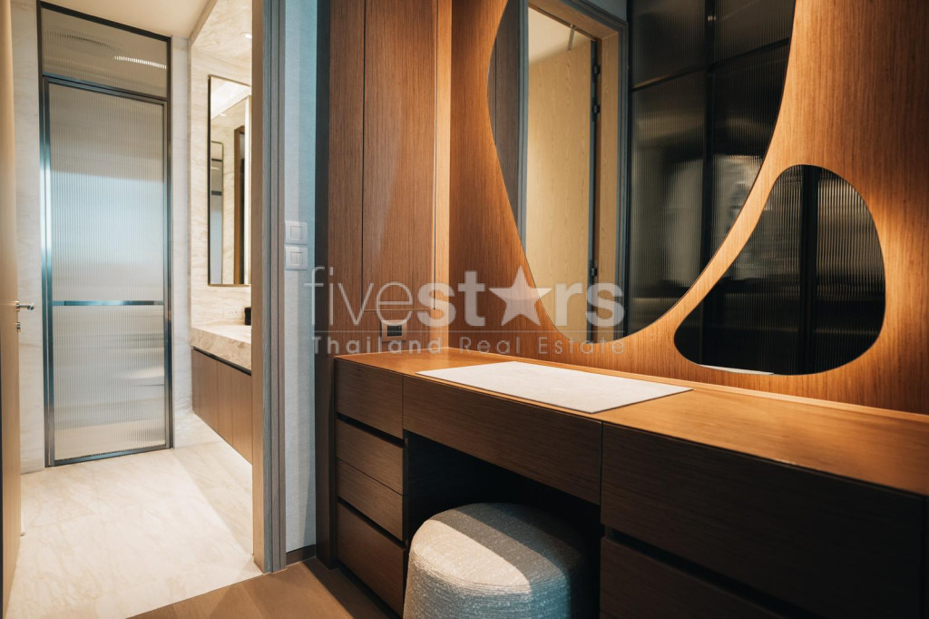 1-bedroom spacious high-end condo for sale 150m from BTS Chidlom, photo 9