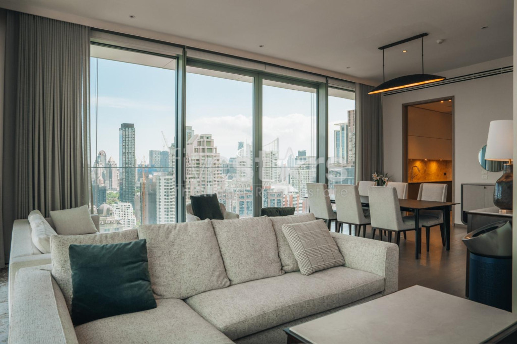 2-bedroom spacious high-end condo for sale 150m from BTS Chidlom, photo 4