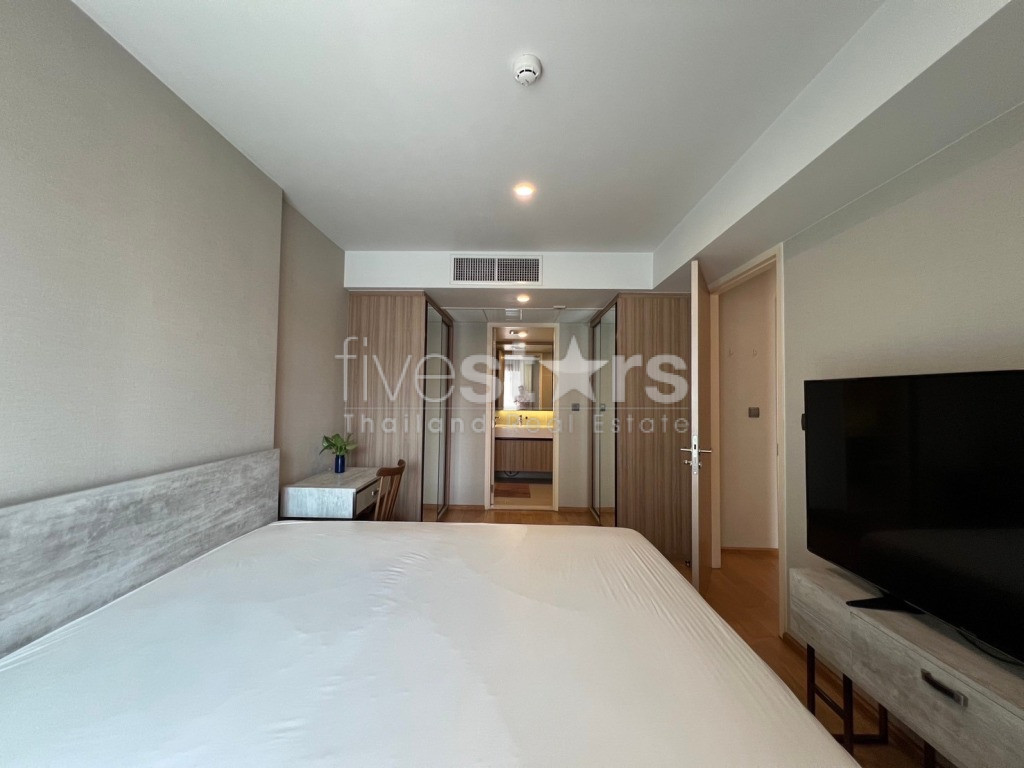 Condo de faible hauteur de 2 chambres à louer sur Langsuan, photo 2