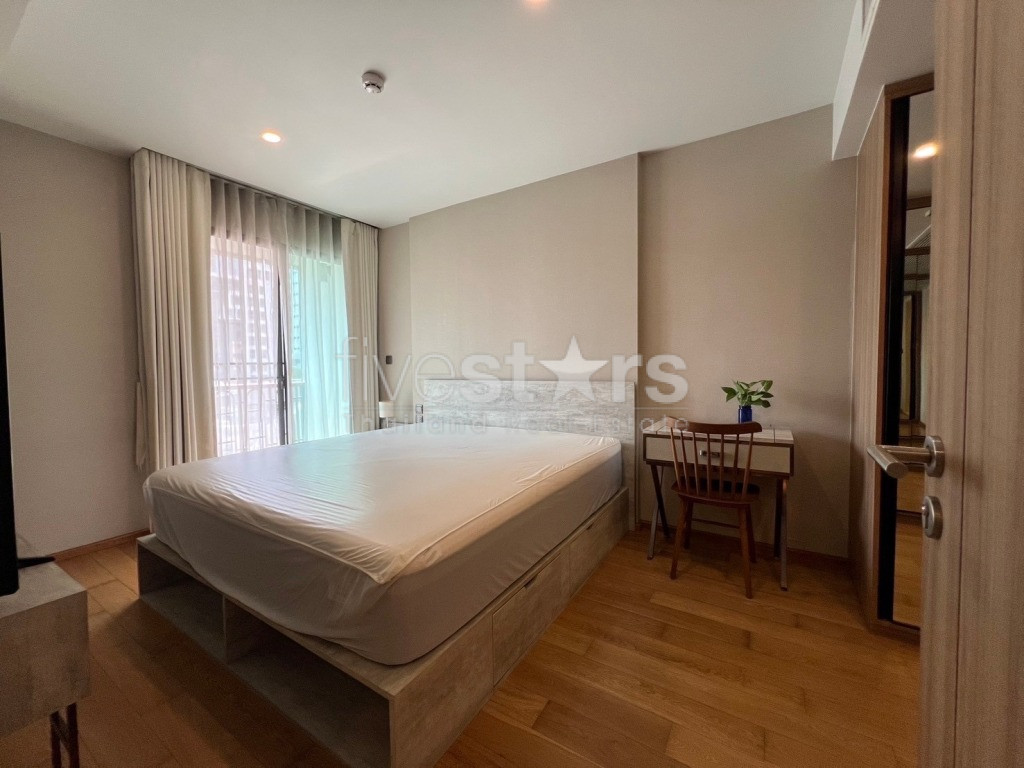 Condo de faible hauteur de 2 chambres à louer sur Langsuan, photo 3