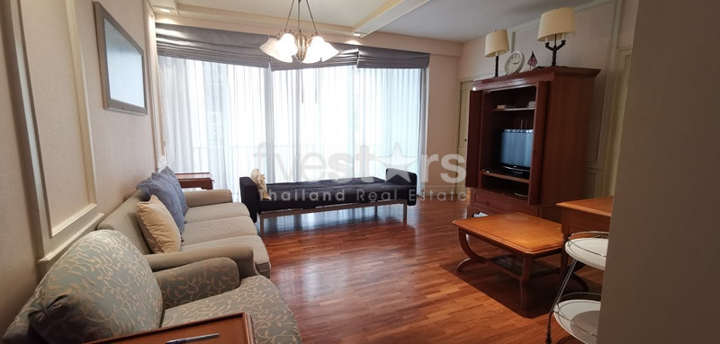 1+1 bedroom wtih 1 study room condo for sale on Langsuan Lumpini