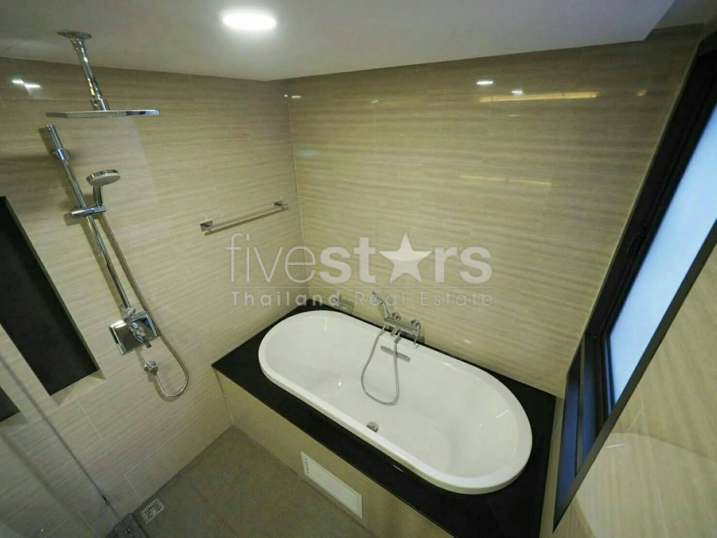 Appartement moderne de 2 chambres à louer près du BTS Chidlom, photo 5
