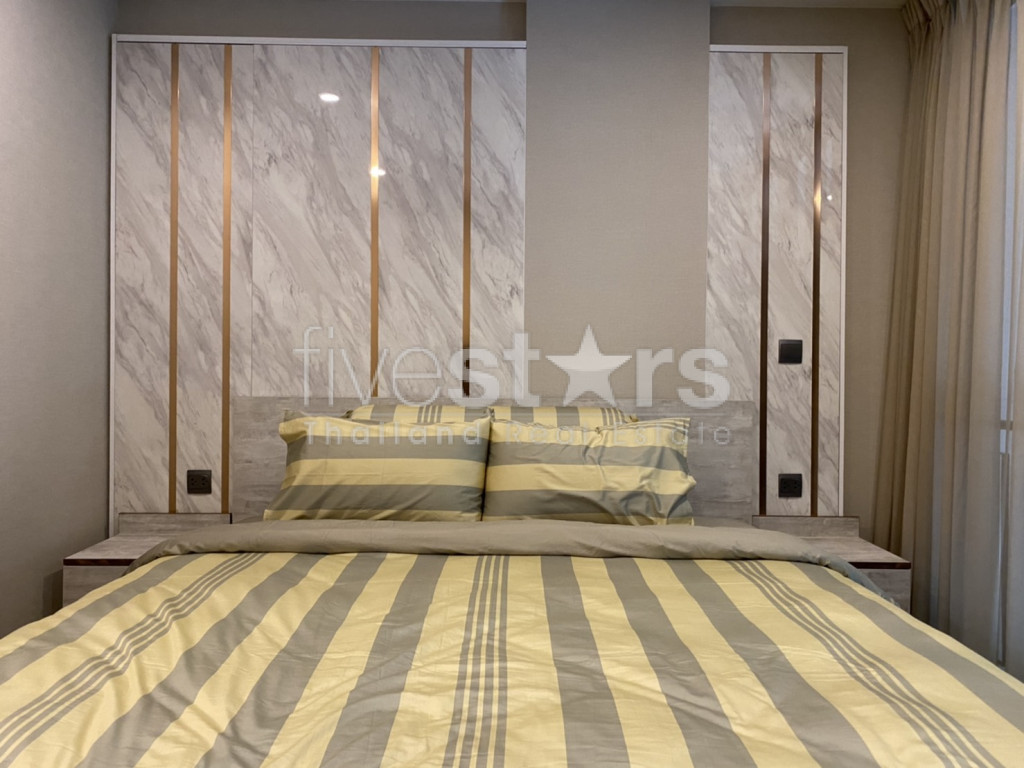 Duplex 1 bedroom condominium for rent at soi Langsuan, photo 6