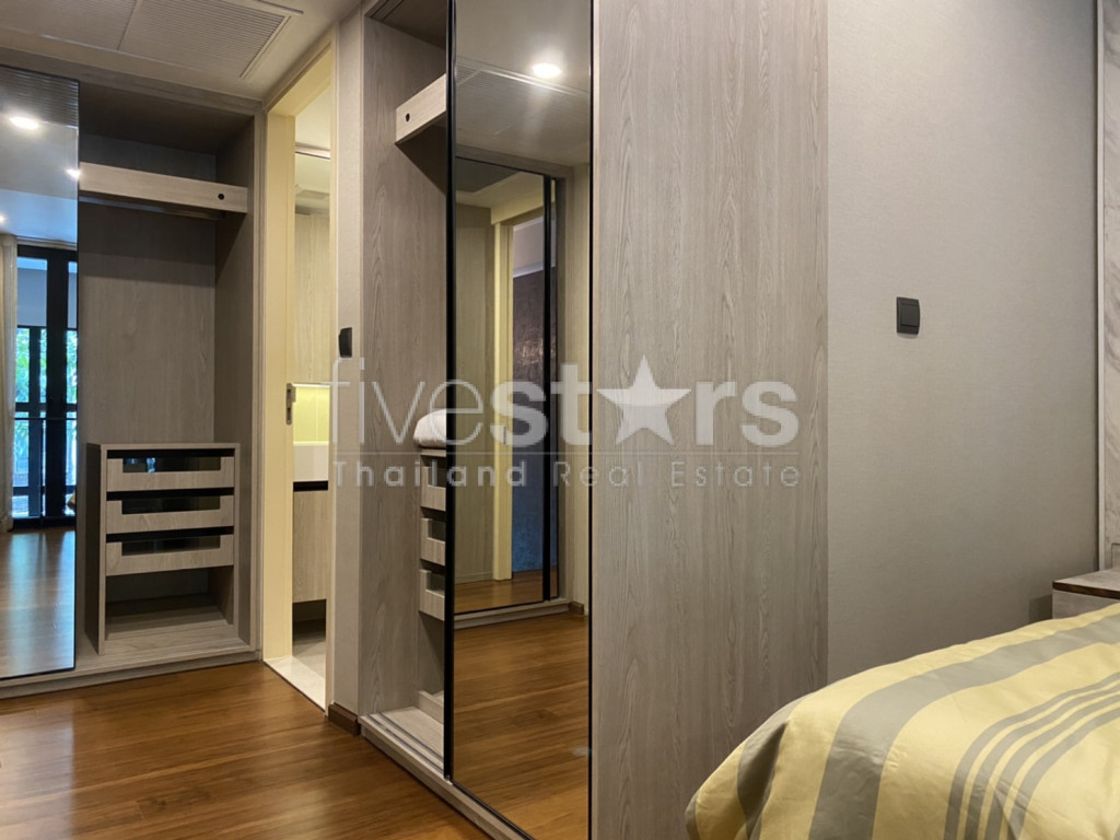 Duplex 1 bedroom condominium for rent at soi Langsuan, photo 7