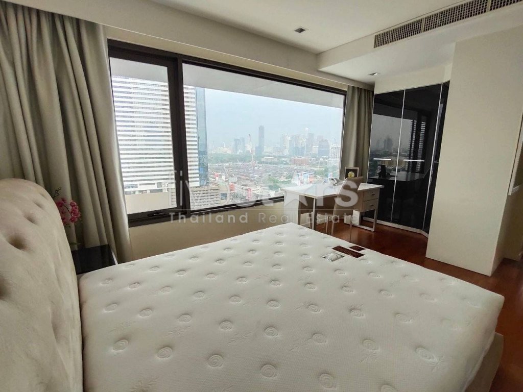 Condo de 2 chambres à louer près de la station de MRT Khlong Toei, photo 4