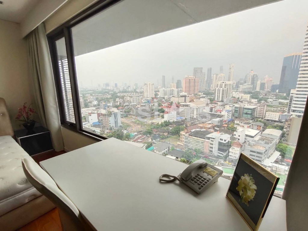 Condo de 2 chambres à louer près de la station de MRT Khlong Toei, photo 2
