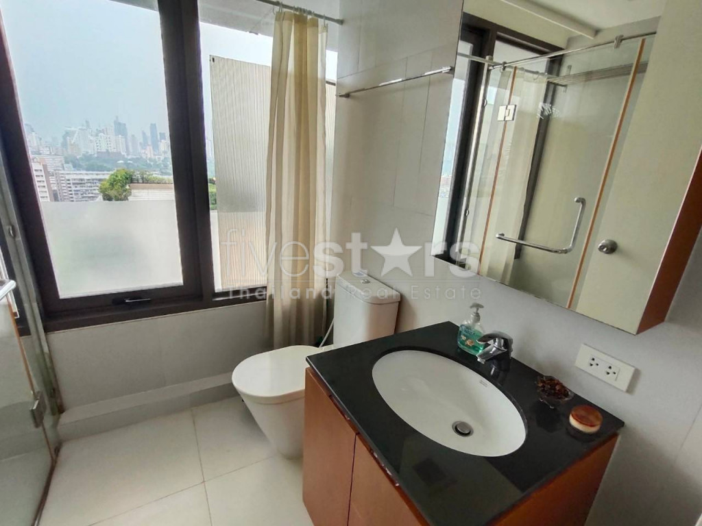 Condo de 2 chambres à louer près de la station de MRT Khlong Toei, photo 13