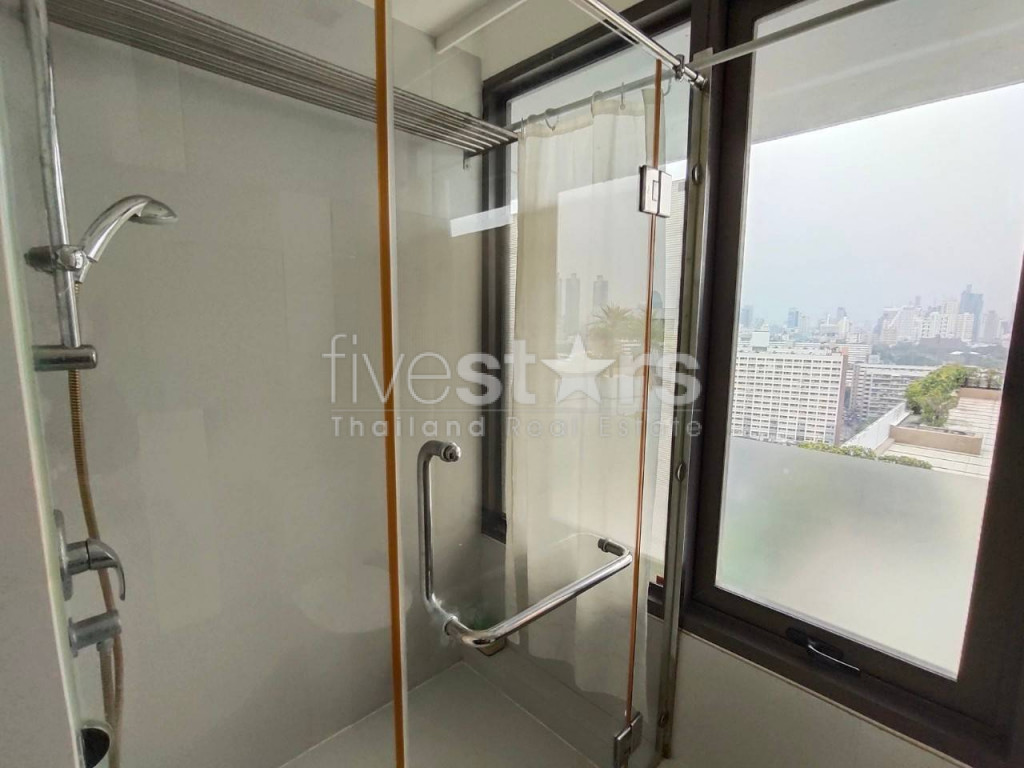Condo de 2 chambres à louer près de la station de MRT Khlong Toei, photo 14