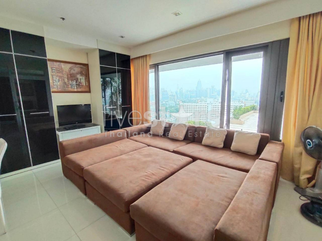 Condo de 2 chambres à louer près de la station de MRT Khlong Toei