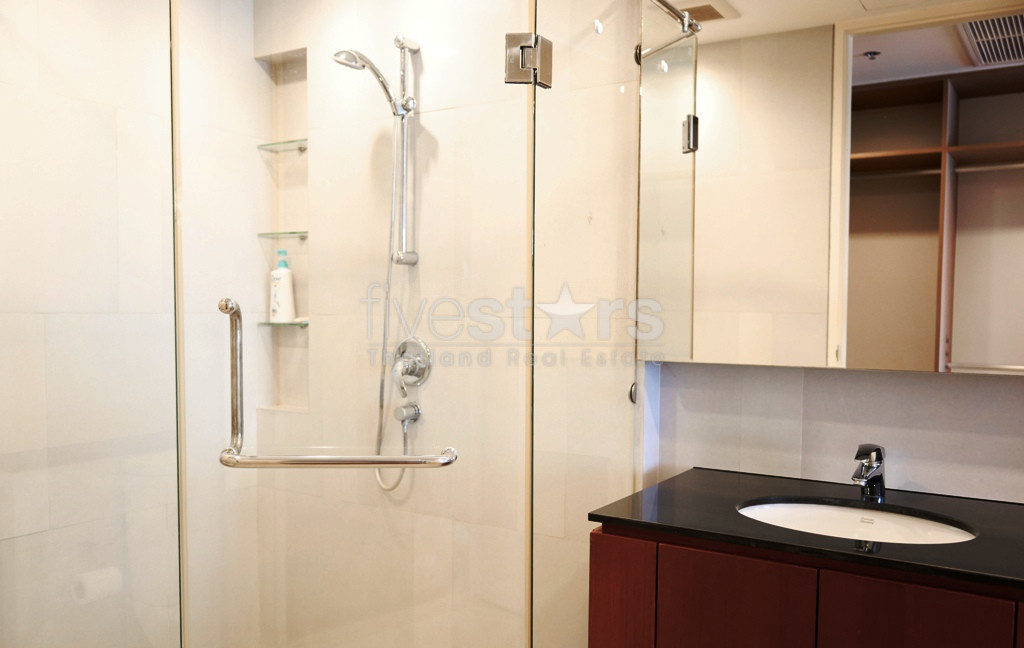2 bedrooms condominium for rent between Sathorn and Lumpini area, photo 18