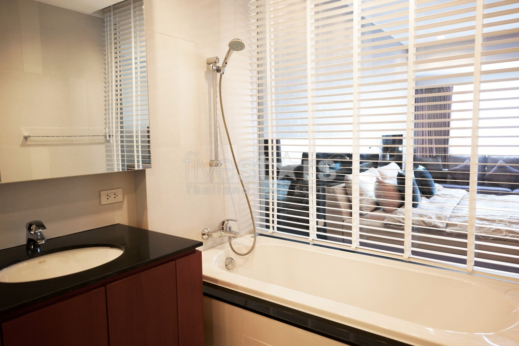2 bedrooms condominium for rent between Sathorn and Lumpini area, photo 19