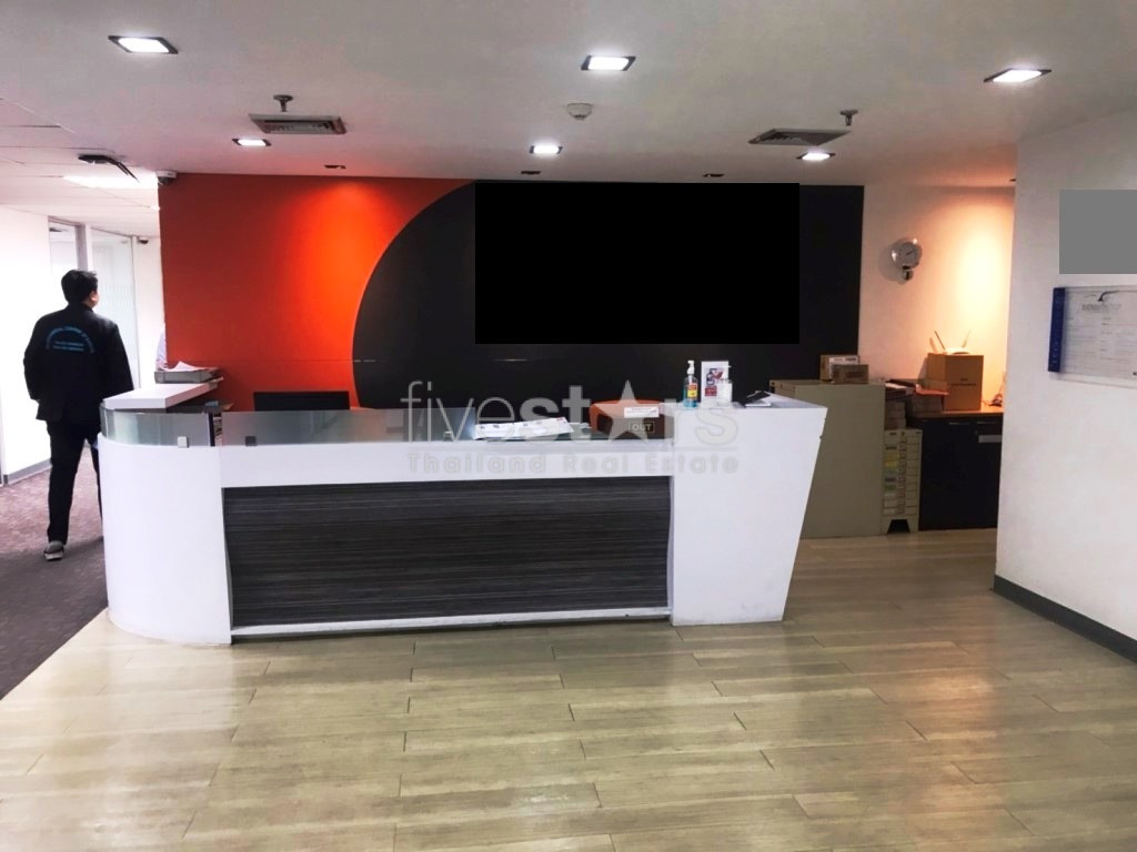 Office space for rent close to Lumpini MRT station