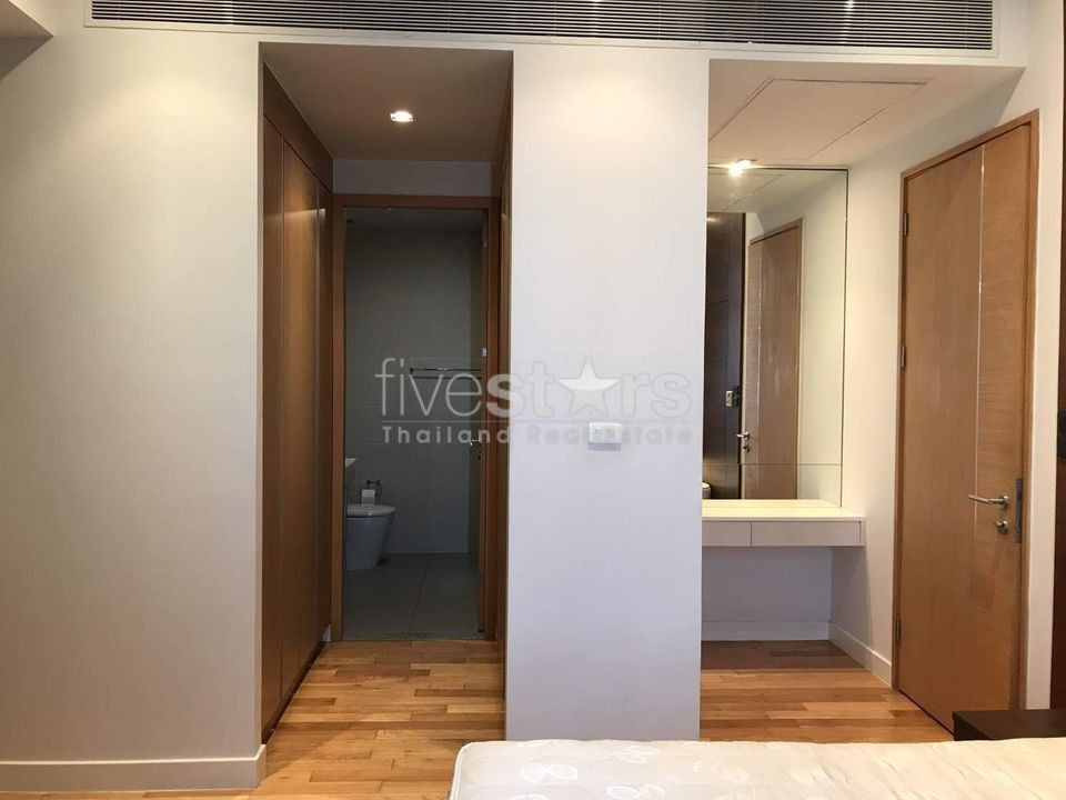 Large 1 bedroom condo for rent in Asoke area, photo 7
