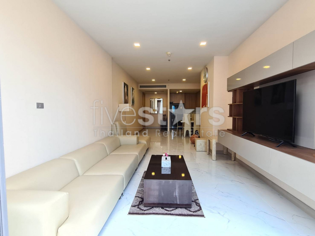 Condo de 3 chambres à vendre sur Nana à Asoke