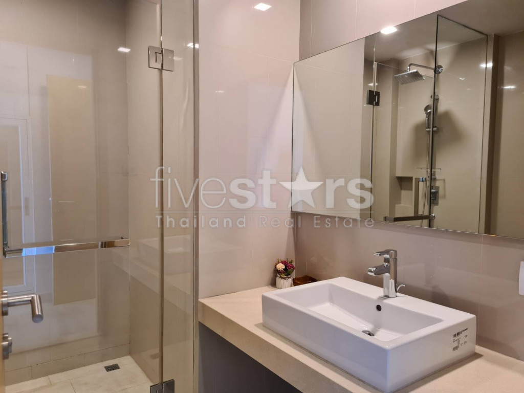 Condo de 3 chambres à louer sur Nana à Asoke, photo 11