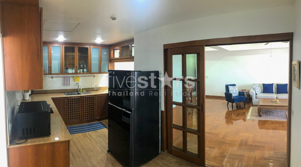 2-bedroom condo for sale a mere 300m from BTS Nana!, photo 12