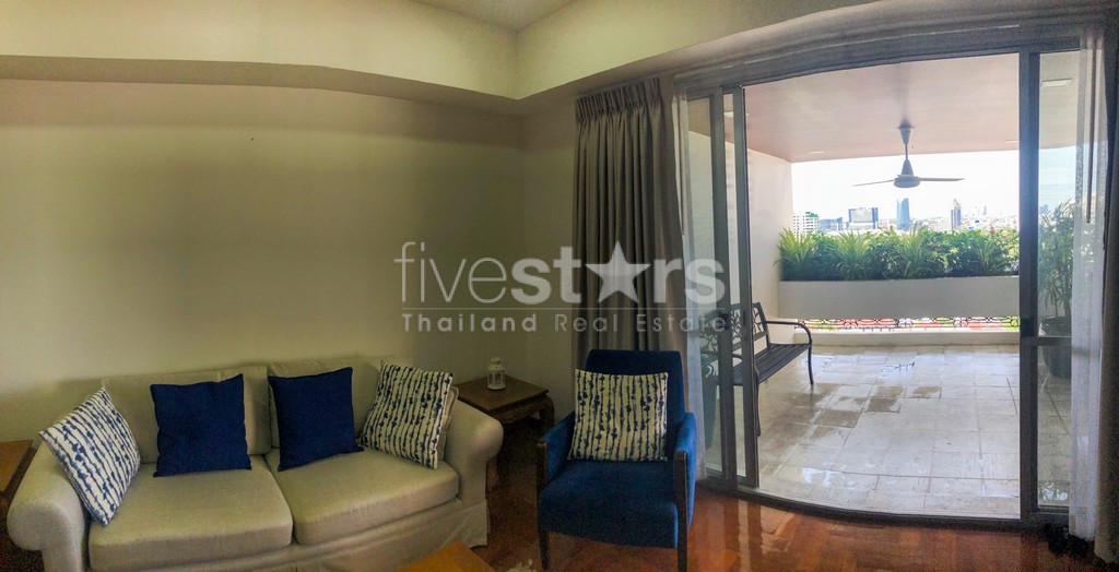 2-bedroom condo for sale a mere 300m from BTS Nana!, photo 4