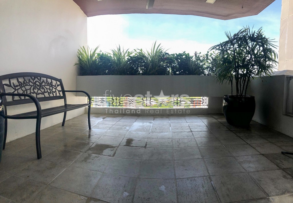 2-bedroom condo for sale a mere 300m from BTS Nana!, photo 3