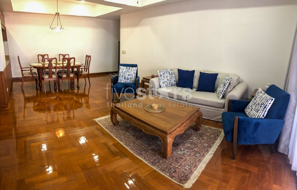 2-bedroom condo for sale a mere 300m from BTS Nana!, photo 7