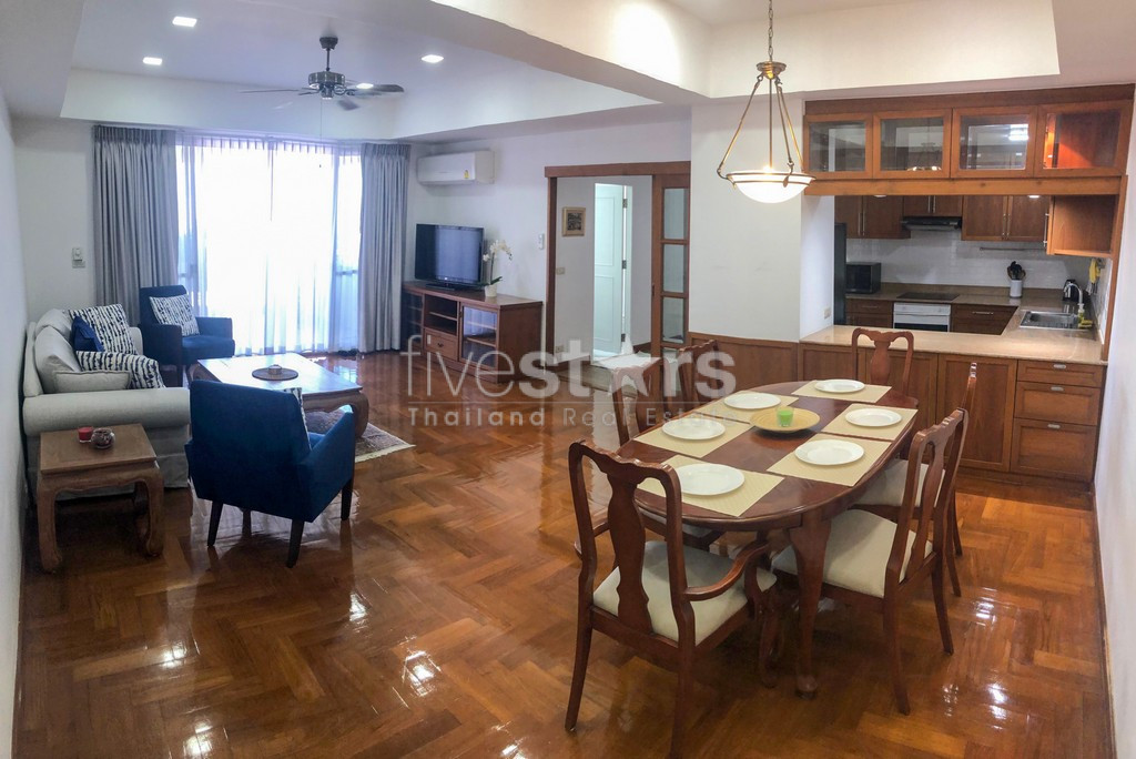2-bedroom condo for sale a mere 300m from BTS Nana!, photo 8